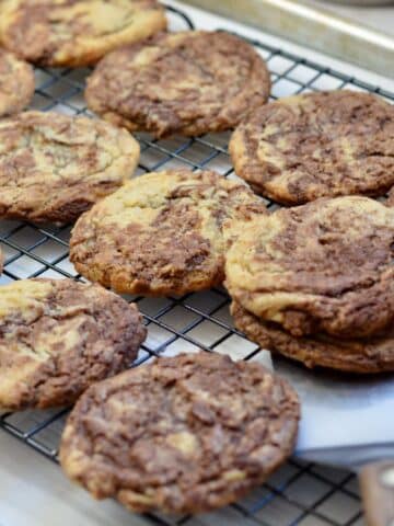 Marble Cookies | Simple twist on a classic holiday cookie—delicious all year round! Soft and so chocolatey.