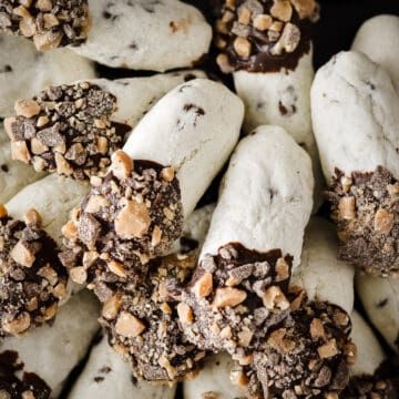 Lots of toffee cookies up close.