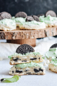 Gluten Free Oreo Mint Cookies—Crumble copycat recipe.